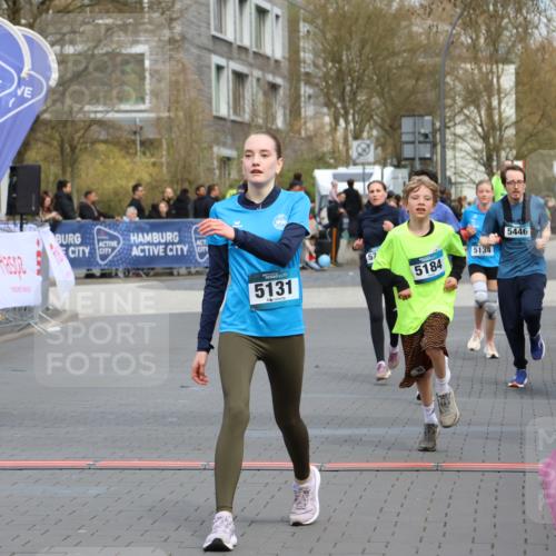 12.04.2026 - 45. Internationalen Wilhelmsburger Insellauf Strokosch-Dieckow http://msf.ph/oto/9476896 12.04.2026 12:56:55 Ziel 4933, 5131, 5184, 5446, 4859, 5729, 5134 meine-sportfotos.de