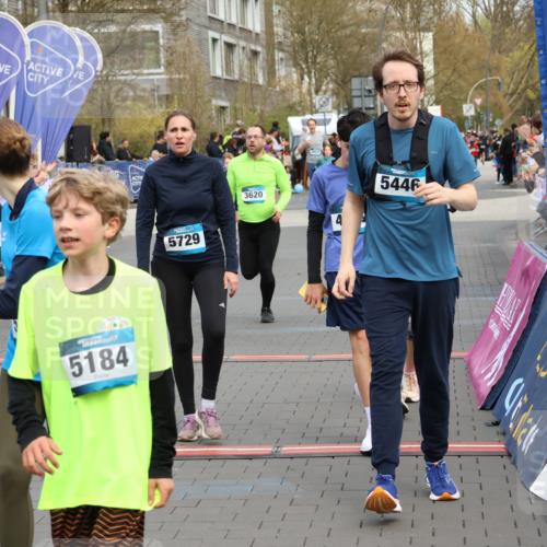 12.04.2026 - 45. Internationalen Wilhelmsburger Insellauf Strokosch-Dieckow http://msf.ph/oto/9476998 12.04.2026 12:57:00 Ziel 5446, 4859, 5729, 5134, 3620, 4848, 5410 meine-sportfotos.de