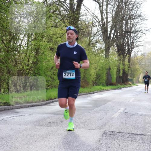 12.04.2026 - 45. Internationalen Wilhelmsburger Insellauf Yannick Fuchs http://msf.ph/oto/9477006 12.04.2026 10:11:50 Laufen 2212 meine-sportfotos.de