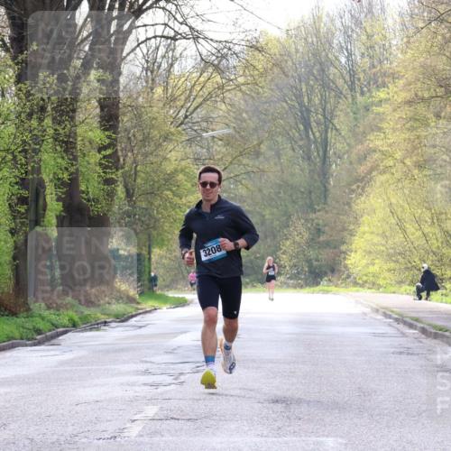 12.04.2026 - 45. Internationalen Wilhelmsburger Insellauf Yannick Fuchs http://msf.ph/oto/9477012 12.04.2026 10:11:52 Laufen 3208 meine-sportfotos.de