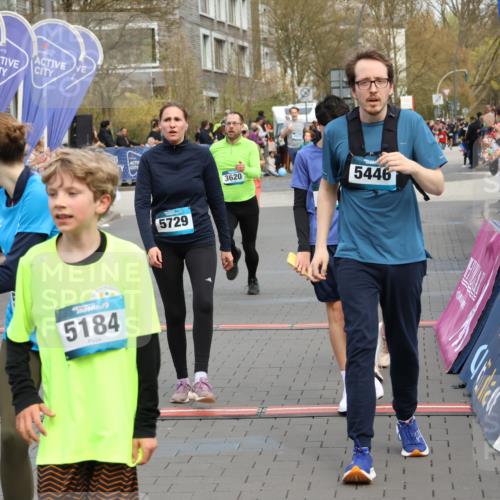 12.04.2026 - 45. Internationalen Wilhelmsburger Insellauf Strokosch-Dieckow http://msf.ph/oto/9477013 12.04.2026 12:57:00 Ziel 5446, 4859, 5729, 5134, 3620, 4848, 5410 meine-sportfotos.de