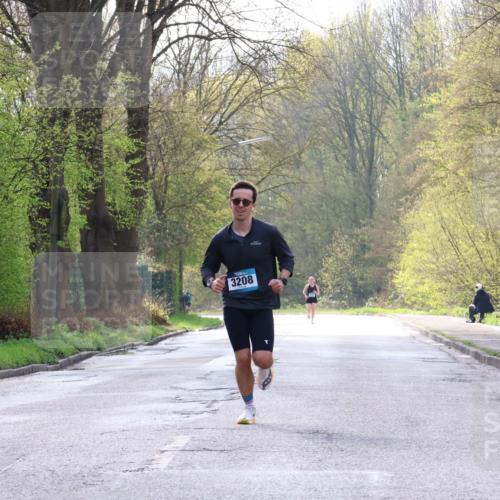 12.04.2026 - 45. Internationalen Wilhelmsburger Insellauf Yannick Fuchs http://msf.ph/oto/9477017 12.04.2026 10:11:52 Laufen 3208 meine-sportfotos.de
