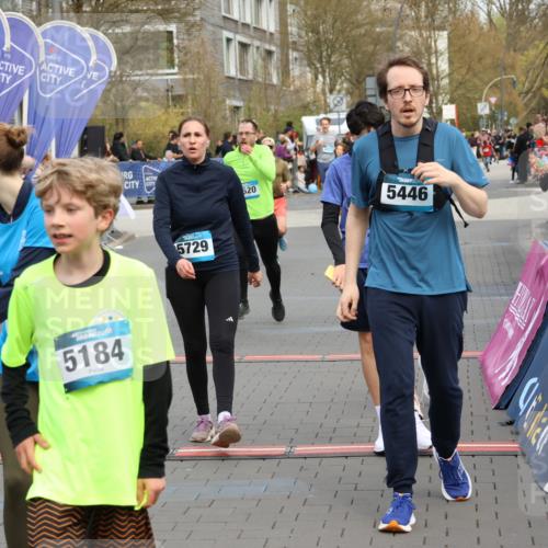 12.04.2026 - 45. Internationalen Wilhelmsburger Insellauf Strokosch-Dieckow http://msf.ph/oto/9477031 12.04.2026 12:57:00 Ziel 5446, 4859, 5729, 5134, 3620, 4848, 5410 meine-sportfotos.de