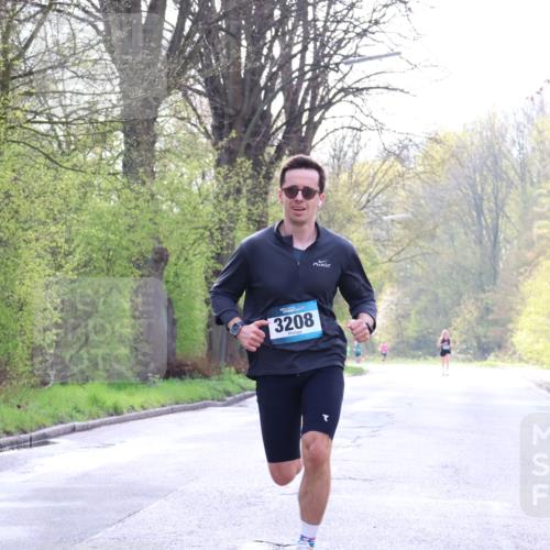 12.04.2026 - 45. Internationalen Wilhelmsburger Insellauf Yannick Fuchs http://msf.ph/oto/9477042 12.04.2026 10:11:54 Laufen 3208 meine-sportfotos.de