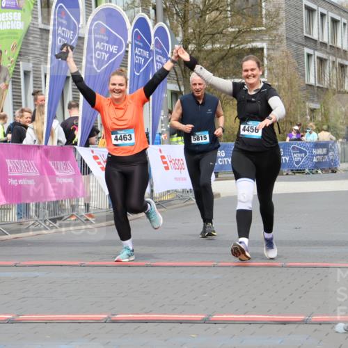 12.04.2026 - 45. Internationalen Wilhelmsburger Insellauf Strokosch-Dieckow http://msf.ph/oto/9477067 12.04.2026 13:31:09 Ziel 4456, 4463, 5815 meine-sportfotos.de