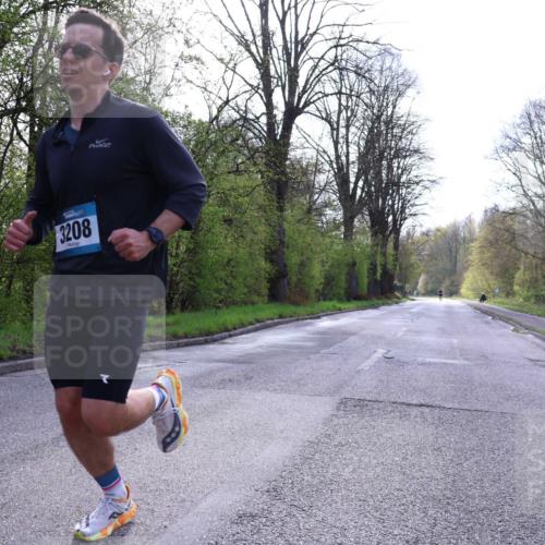 12.04.2026 - 45. Internationalen Wilhelmsburger Insellauf Yannick Fuchs http://msf.ph/oto/9477071 12.04.2026 10:11:56 Laufen 3208 meine-sportfotos.de