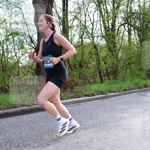 12.04.2026 - 45. Internationalen Wilhelmsburger Insellauf Yannick Fuchs http://msf.ph/oto/9477149 12.04.2026 10:12:13 Laufen 003 meine-sportfotos.de