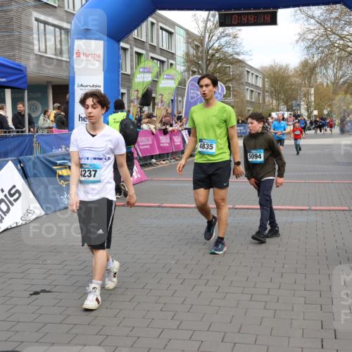 12.04.2026 - 45. Internationalen Wilhelmsburger Insellauf Strokosch-Dieckow http://msf.ph/oto/9477151 12.04.2026 12:57:13 Ziel 5094, 4835, 5141, 5549, 5163 meine-sportfotos.de