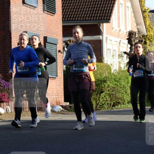 12.04.2026 - 45. Internationalen Wilhelmsburger Insellauf Yannick Fuchs http://msf.ph/oto/9477153 12.04.2026 09:04:34 Laufen 4688, 4685, 3371 meine-sportfotos.de