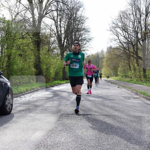 12.04.2026 - 45. Internationalen Wilhelmsburger Insellauf Yannick Fuchs http://msf.ph/oto/9477181 12.04.2026 10:12:34 Laufen 5591, 3317 meine-sportfotos.de