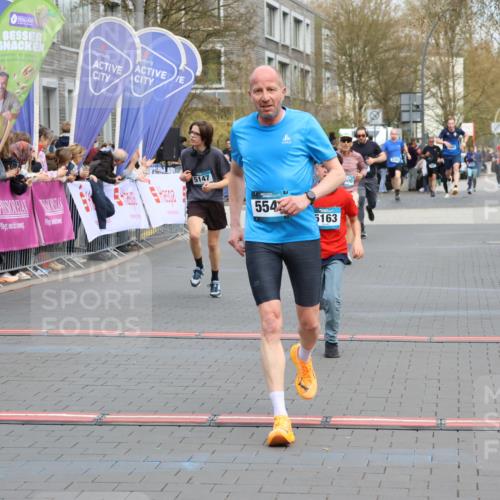 12.04.2026 - 45. Internationalen Wilhelmsburger Insellauf Strokosch-Dieckow http://msf.ph/oto/9477241 12.04.2026 12:57:17 Ziel 5141, 5549, 5163, 5147, 3600 meine-sportfotos.de