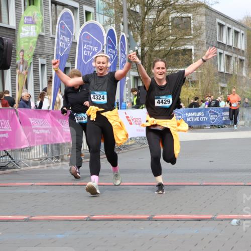 12.04.2026 - 45. Internationalen Wilhelmsburger Insellauf Strokosch-Dieckow http://msf.ph/oto/9477255 12.04.2026 13:31:00 Ziel 2514, 2515, 4324, 4429, 2003 meine-sportfotos.de