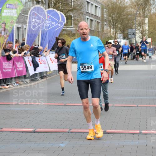 12.04.2026 - 45. Internationalen Wilhelmsburger Insellauf Strokosch-Dieckow http://msf.ph/oto/9477284 12.04.2026 12:57:17 Ziel 5141, 5549, 5163, 5147, 3600 meine-sportfotos.de