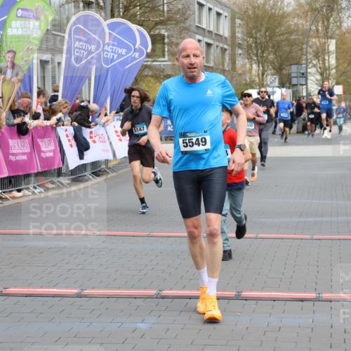 12.04.2026 - 45. Internationalen Wilhelmsburger Insellauf Strokosch-Dieckow http://msf.ph/oto/9477300 12.04.2026 12:57:17 Ziel 5141, 5549, 5163, 5147, 3600 meine-sportfotos.de