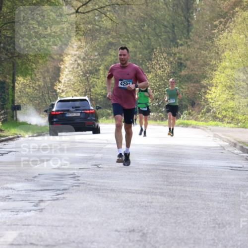 12.04.2026 - 45. Internationalen Wilhelmsburger Insellauf Yannick Fuchs http://msf.ph/oto/9477385 12.04.2026 10:12:53 Laufen 2301, 4291, 271, 3771 meine-sportfotos.de