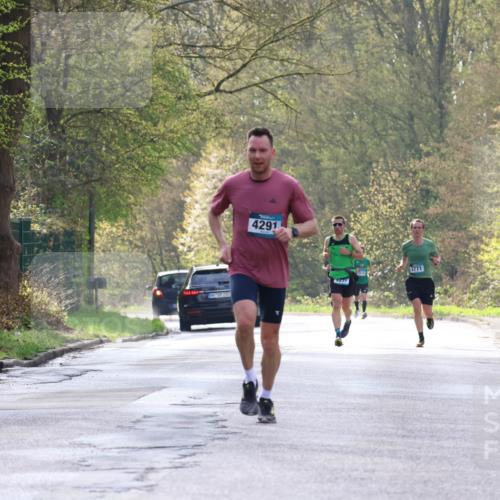 12.04.2026 - 45. Internationalen Wilhelmsburger Insellauf Yannick Fuchs http://msf.ph/oto/9477400 12.04.2026 10:12:55 Laufen 4291, 230, 5271, 3771 meine-sportfotos.de