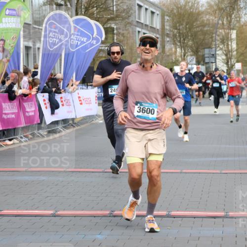 12.04.2026 - 45. Internationalen Wilhelmsburger Insellauf Strokosch-Dieckow http://msf.ph/oto/9477413 12.04.2026 12:57:22 Ziel 5147, 3600, 2491, 3985, 4598 meine-sportfotos.de