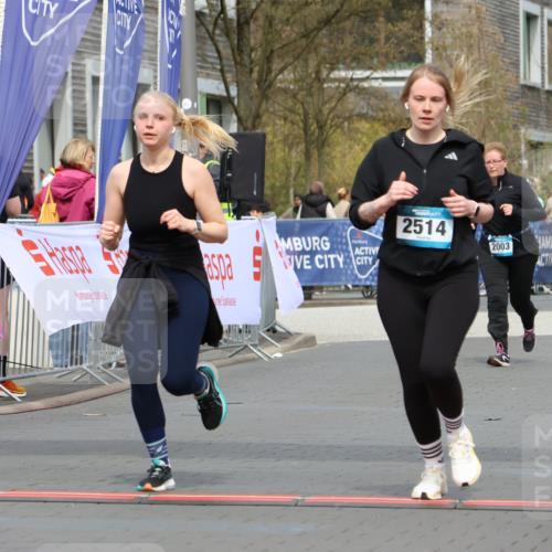 12.04.2026 - 45. Internationalen Wilhelmsburger Insellauf Strokosch-Dieckow http://msf.ph/oto/9477433 12.04.2026 13:30:56 Ziel 2514, 2515, 4324, 4429 meine-sportfotos.de