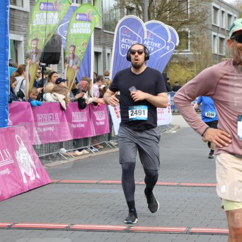 12.04.2026 - 45. Internationalen Wilhelmsburger Insellauf Strokosch-Dieckow http://msf.ph/oto/9477441 12.04.2026 12:57:23 Ziel 5147, 3600, 2491, 3985, 4598, 3921, 5343 meine-sportfotos.de
