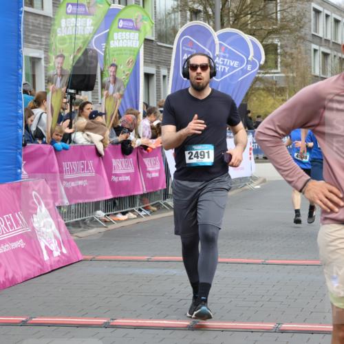 12.04.2026 - 45. Internationalen Wilhelmsburger Insellauf Strokosch-Dieckow http://msf.ph/oto/9477467 12.04.2026 12:57:24 Ziel 3600, 2491, 3985, 4598, 3921, 5343 meine-sportfotos.de