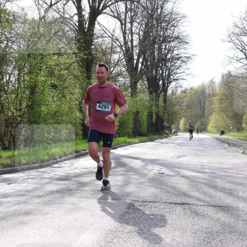 12.04.2026 - 45. Internationalen Wilhelmsburger Insellauf Yannick Fuchs http://msf.ph/oto/9477472 12.04.2026 10:13:02 Laufen 4291 meine-sportfotos.de