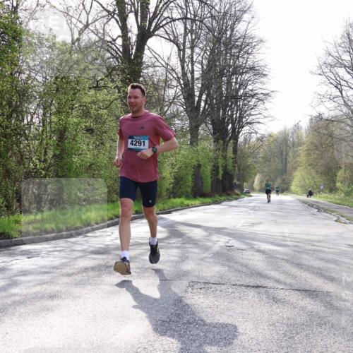 12.04.2026 - 45. Internationalen Wilhelmsburger Insellauf Yannick Fuchs http://msf.ph/oto/9477473 12.04.2026 10:13:02 Laufen 4291 meine-sportfotos.de