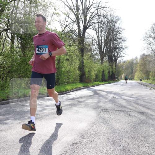 12.04.2026 - 45. Internationalen Wilhelmsburger Insellauf Yannick Fuchs http://msf.ph/oto/9477478 12.04.2026 10:13:02 Laufen 4291 meine-sportfotos.de