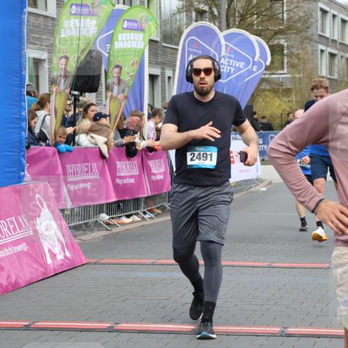 12.04.2026 - 45. Internationalen Wilhelmsburger Insellauf Strokosch-Dieckow http://msf.ph/oto/9477484 12.04.2026 12:57:24 Ziel 3600, 2491, 3985, 4598, 3921, 5343 meine-sportfotos.de