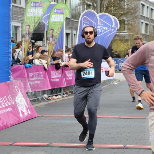 12.04.2026 - 45. Internationalen Wilhelmsburger Insellauf Strokosch-Dieckow http://msf.ph/oto/9477492 12.04.2026 12:57:24 Ziel 3600, 2491, 3985, 4598, 3921, 5343 meine-sportfotos.de