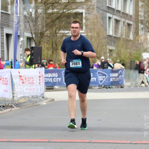 12.04.2026 - 45. Internationalen Wilhelmsburger Insellauf Strokosch-Dieckow http://msf.ph/oto/9477498 12.04.2026 13:30:42 Ziel 5241, 3981 meine-sportfotos.de