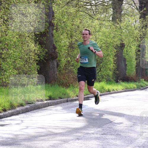 12.04.2026 - 45. Internationalen Wilhelmsburger Insellauf Yannick Fuchs http://msf.ph/oto/9477506 12.04.2026 10:13:09 Laufen 3771 meine-sportfotos.de