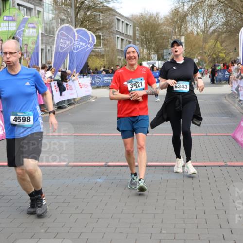 12.04.2026 - 45. Internationalen Wilhelmsburger Insellauf Strokosch-Dieckow http://msf.ph/oto/9477510 12.04.2026 12:57:28 Ziel 3985, 4598, 3921, 5343, 3867, 5500, 5073 meine-sportfotos.de