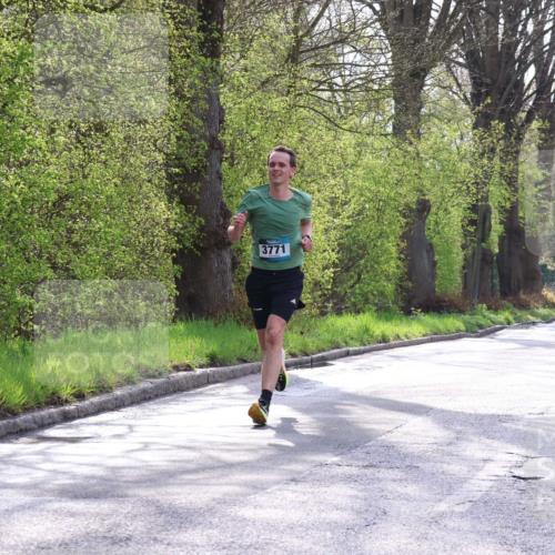 12.04.2026 - 45. Internationalen Wilhelmsburger Insellauf Yannick Fuchs http://msf.ph/oto/9477511 12.04.2026 10:13:09 Laufen 3771, 527 meine-sportfotos.de