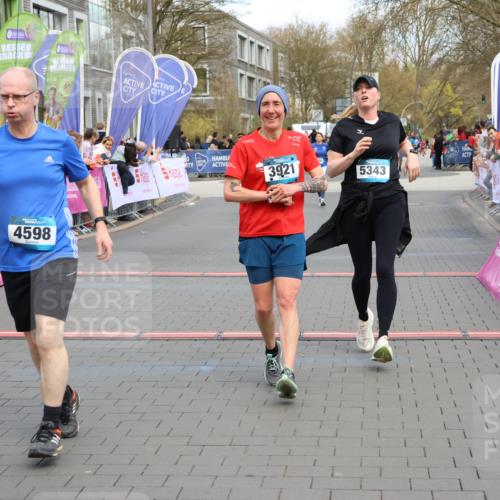12.04.2026 - 45. Internationalen Wilhelmsburger Insellauf Strokosch-Dieckow http://msf.ph/oto/9477518 12.04.2026 12:57:28 Ziel 3985, 4598, 3921, 5343, 3867, 5500, 5073 meine-sportfotos.de