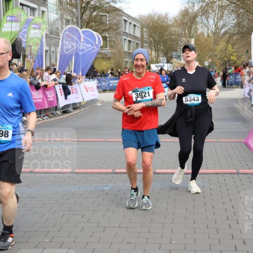 12.04.2026 - 45. Internationalen Wilhelmsburger Insellauf Strokosch-Dieckow http://msf.ph/oto/9477545 12.04.2026 12:57:29 Ziel 3985, 4598, 3921, 5343, 3867, 5500, 5073, 5189 meine-sportfotos.de