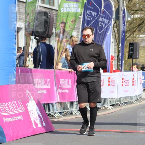 12.04.2026 - 45. Internationalen Wilhelmsburger Insellauf Strokosch-Dieckow http://msf.ph/oto/9477550 12.04.2026 11:38:34 Ziel 5948 meine-sportfotos.de