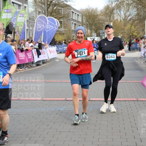 12.04.2026 - 45. Internationalen Wilhelmsburger Insellauf Strokosch-Dieckow http://msf.ph/oto/9477554 12.04.2026 12:57:29 Ziel 3985, 4598, 3921, 5343, 3867, 5500, 5073, 5189 meine-sportfotos.de