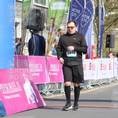 12.04.2026 - 45. Internationalen Wilhelmsburger Insellauf Strokosch-Dieckow http://msf.ph/oto/9477559 12.04.2026 11:38:35 Ziel 5948 meine-sportfotos.de