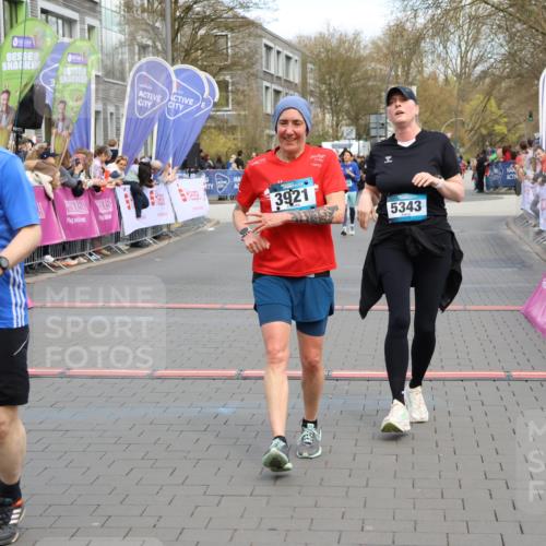 12.04.2026 - 45. Internationalen Wilhelmsburger Insellauf Strokosch-Dieckow http://msf.ph/oto/9477563 12.04.2026 12:57:29 Ziel 3985, 4598, 3921, 5343, 3867, 5500, 5073, 5189 meine-sportfotos.de
