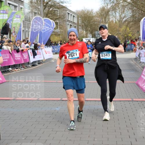 12.04.2026 - 45. Internationalen Wilhelmsburger Insellauf Strokosch-Dieckow http://msf.ph/oto/9477581 12.04.2026 12:57:29 Ziel 3985, 4598, 3921, 5343, 3867, 5500, 5073, 5189 meine-sportfotos.de