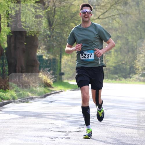 12.04.2026 - 45. Internationalen Wilhelmsburger Insellauf Yannick Fuchs http://msf.ph/oto/9477605 12.04.2026 10:13:26 Laufen 5237 meine-sportfotos.de