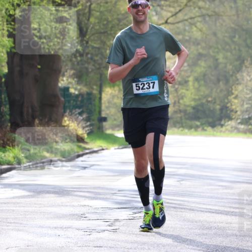 12.04.2026 - 45. Internationalen Wilhelmsburger Insellauf Yannick Fuchs http://msf.ph/oto/9477606 12.04.2026 10:13:26 Laufen 5237 meine-sportfotos.de