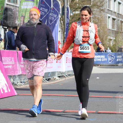12.04.2026 - 45. Internationalen Wilhelmsburger Insellauf Strokosch-Dieckow http://msf.ph/oto/9477644 12.04.2026 11:38:47 Ziel 5655, 5656 meine-sportfotos.de