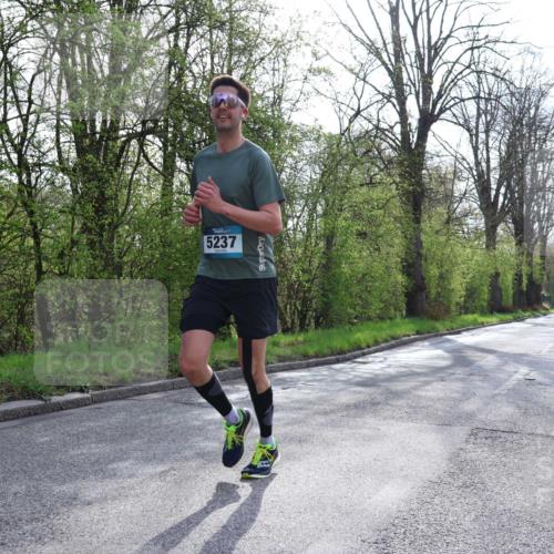 12.04.2026 - 45. Internationalen Wilhelmsburger Insellauf Yannick Fuchs http://msf.ph/oto/9477645 12.04.2026 10:13:31 Laufen 5237 meine-sportfotos.de