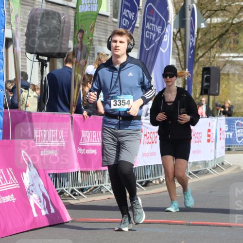 12.04.2026 - 45. Internationalen Wilhelmsburger Insellauf Strokosch-Dieckow http://msf.ph/oto/9477668 12.04.2026 11:39:05 Ziel 3354, 2955 meine-sportfotos.de