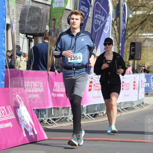 12.04.2026 - 45. Internationalen Wilhelmsburger Insellauf Strokosch-Dieckow http://msf.ph/oto/9477684 12.04.2026 11:39:05 Ziel 3354, 2955 meine-sportfotos.de