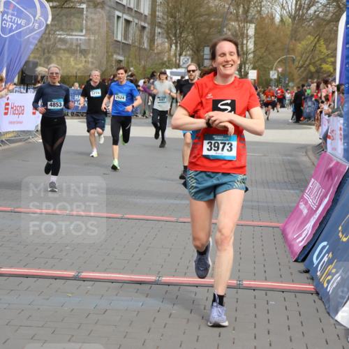 12.04.2026 - 45. Internationalen Wilhelmsburger Insellauf Strokosch-Dieckow http://msf.ph/oto/9477698 12.04.2026 12:57:39 Ziel 3973, 4853, 4569, 2624 meine-sportfotos.de