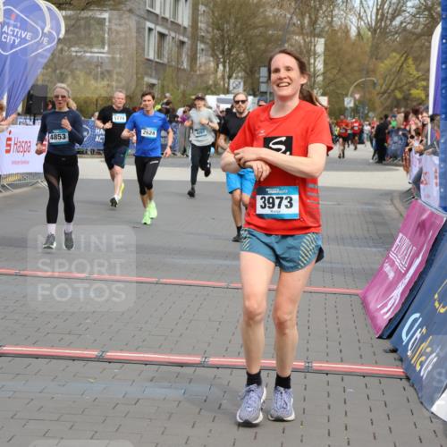 12.04.2026 - 45. Internationalen Wilhelmsburger Insellauf Strokosch-Dieckow http://msf.ph/oto/9477719 12.04.2026 12:57:40 Ziel 3973, 4853, 4569, 2624, 5801, 4097 meine-sportfotos.de