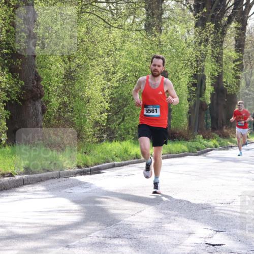 12.04.2026 - 45. Internationalen Wilhelmsburger Insellauf Yannick Fuchs http://msf.ph/oto/9477742 12.04.2026 10:14:13 Laufen 5561, 49, 3963 meine-sportfotos.de
