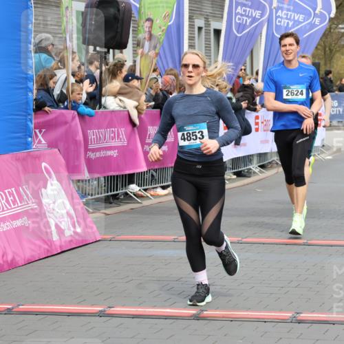 12.04.2026 - 45. Internationalen Wilhelmsburger Insellauf Strokosch-Dieckow http://msf.ph/oto/9477769 12.04.2026 12:57:42 Ziel 3973, 4853, 4569, 2624, 5801, 4097 meine-sportfotos.de